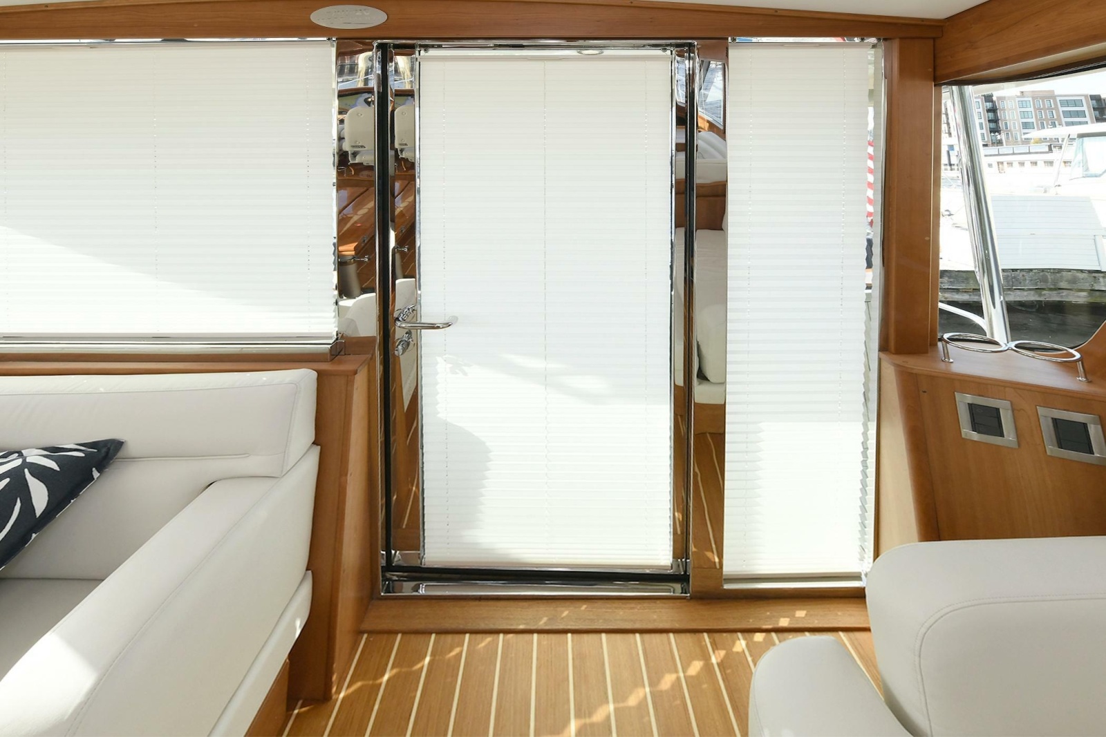 2021 Sabre 48 Salon Express
