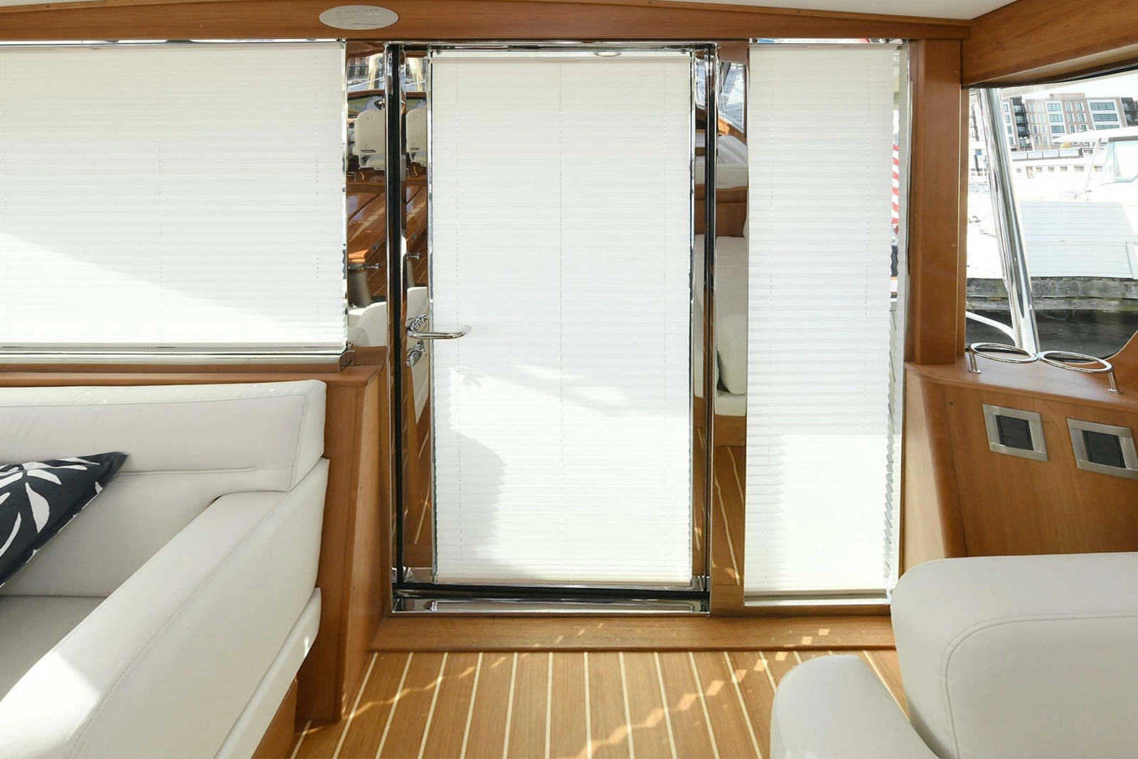 2021 Sabre 48 Salon Express