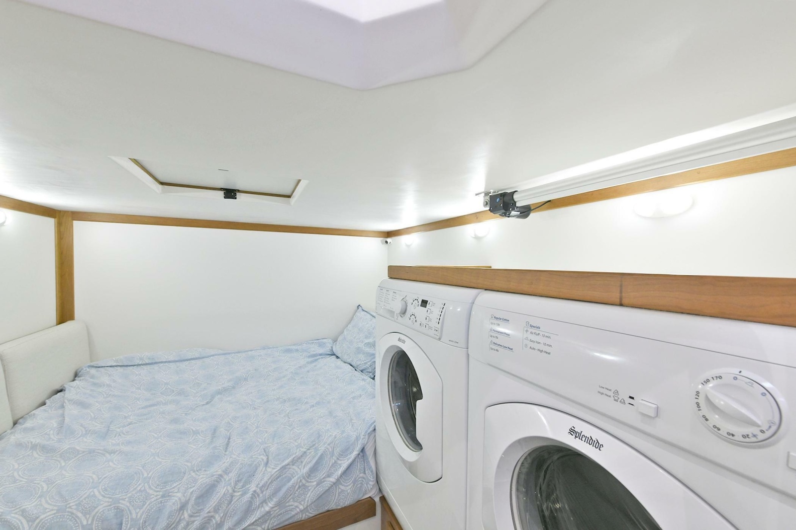 2021 Sabre 48 Salon Express
