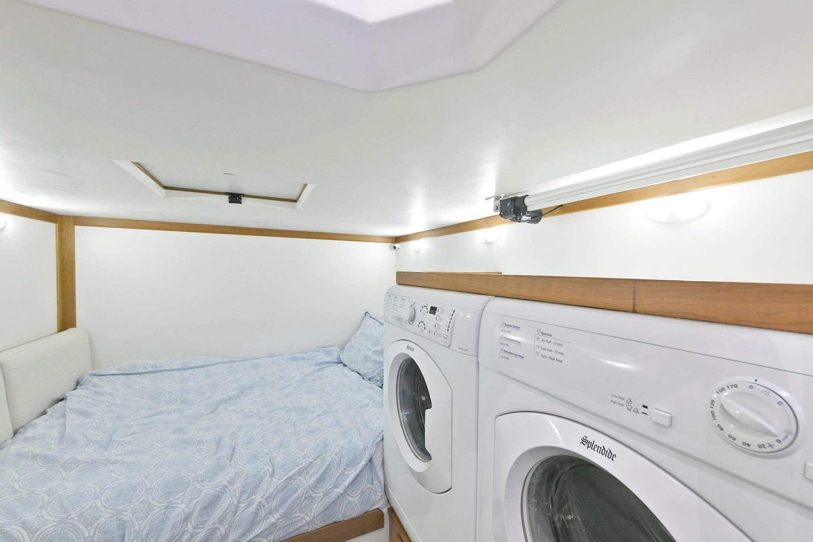 2021 Sabre 48 Salon Express