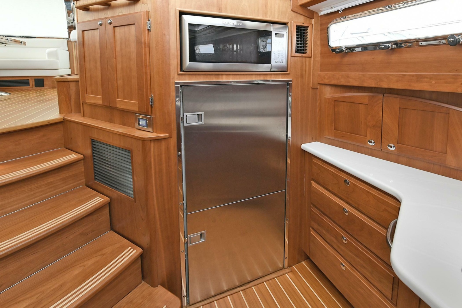 2021 Sabre 48 Salon Express
