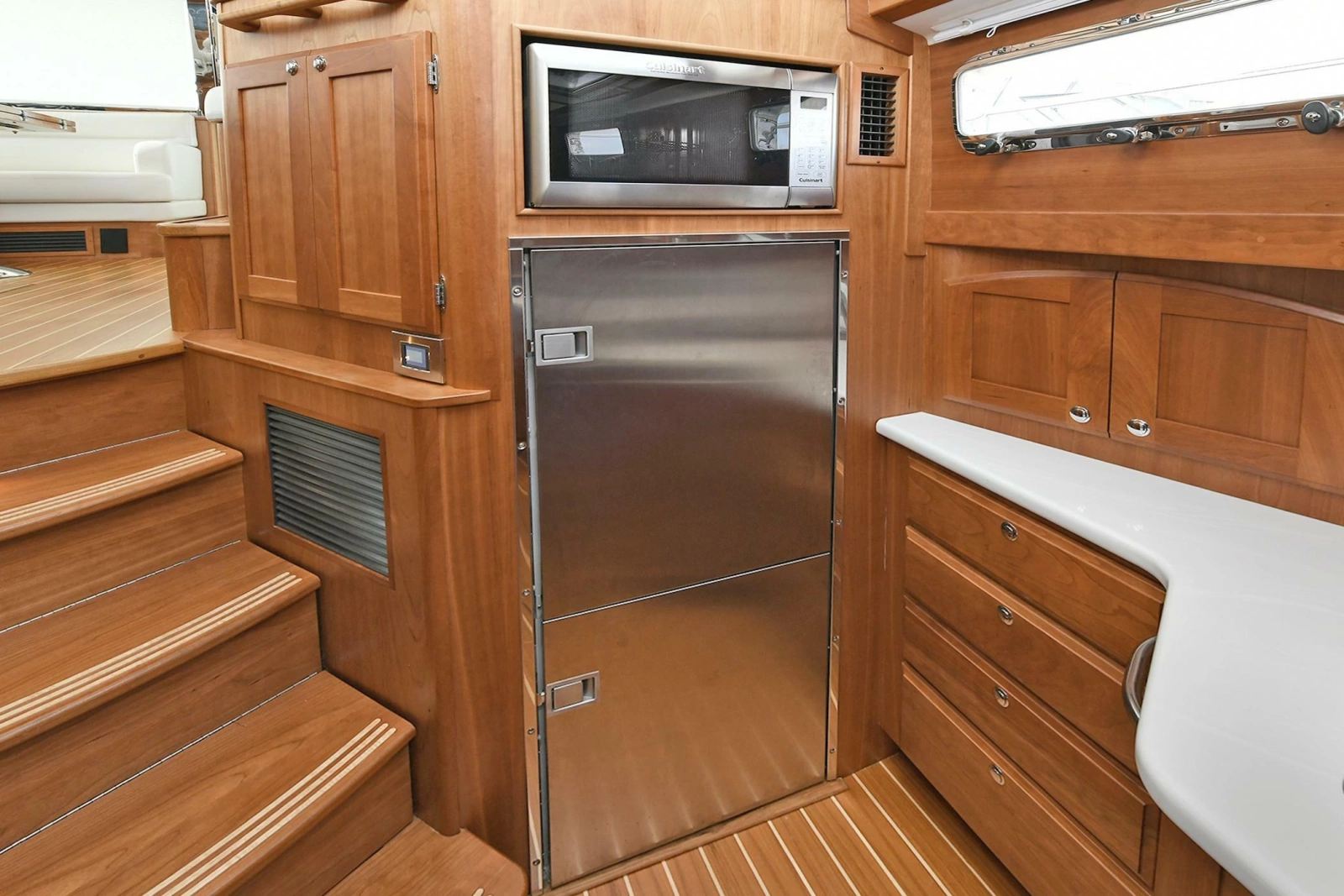 2021 Sabre 48 Salon Express