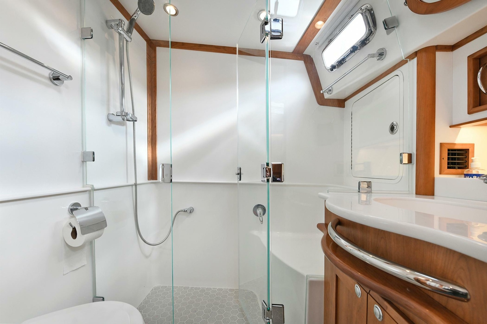 2021 Sabre 48 Salon Express