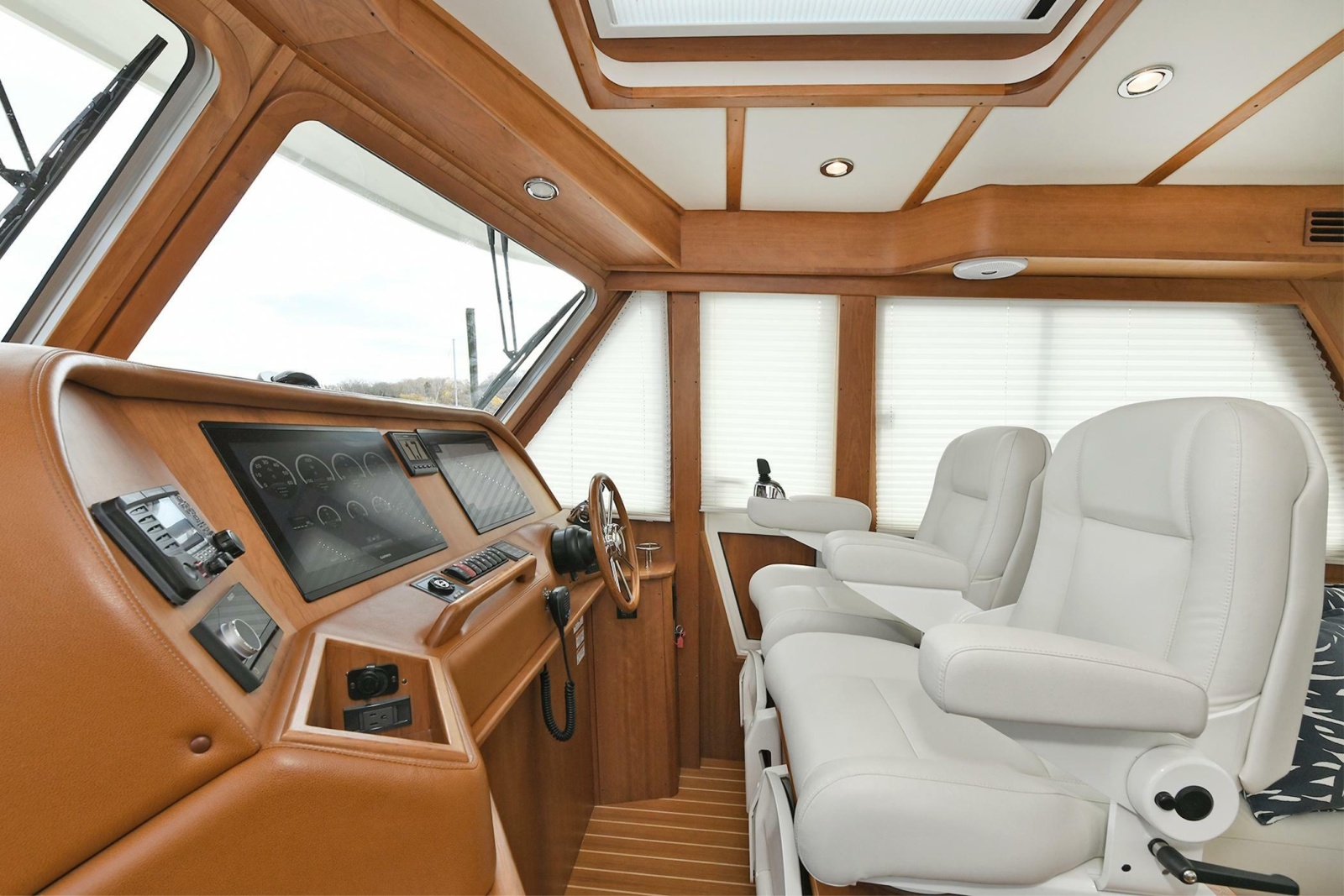 2021 Sabre 48 Salon Express