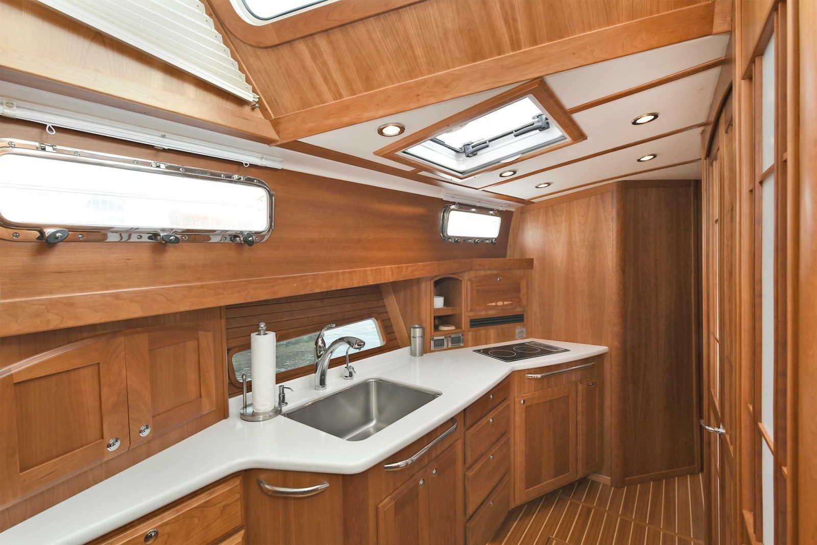 2021 Sabre 48 Salon Express