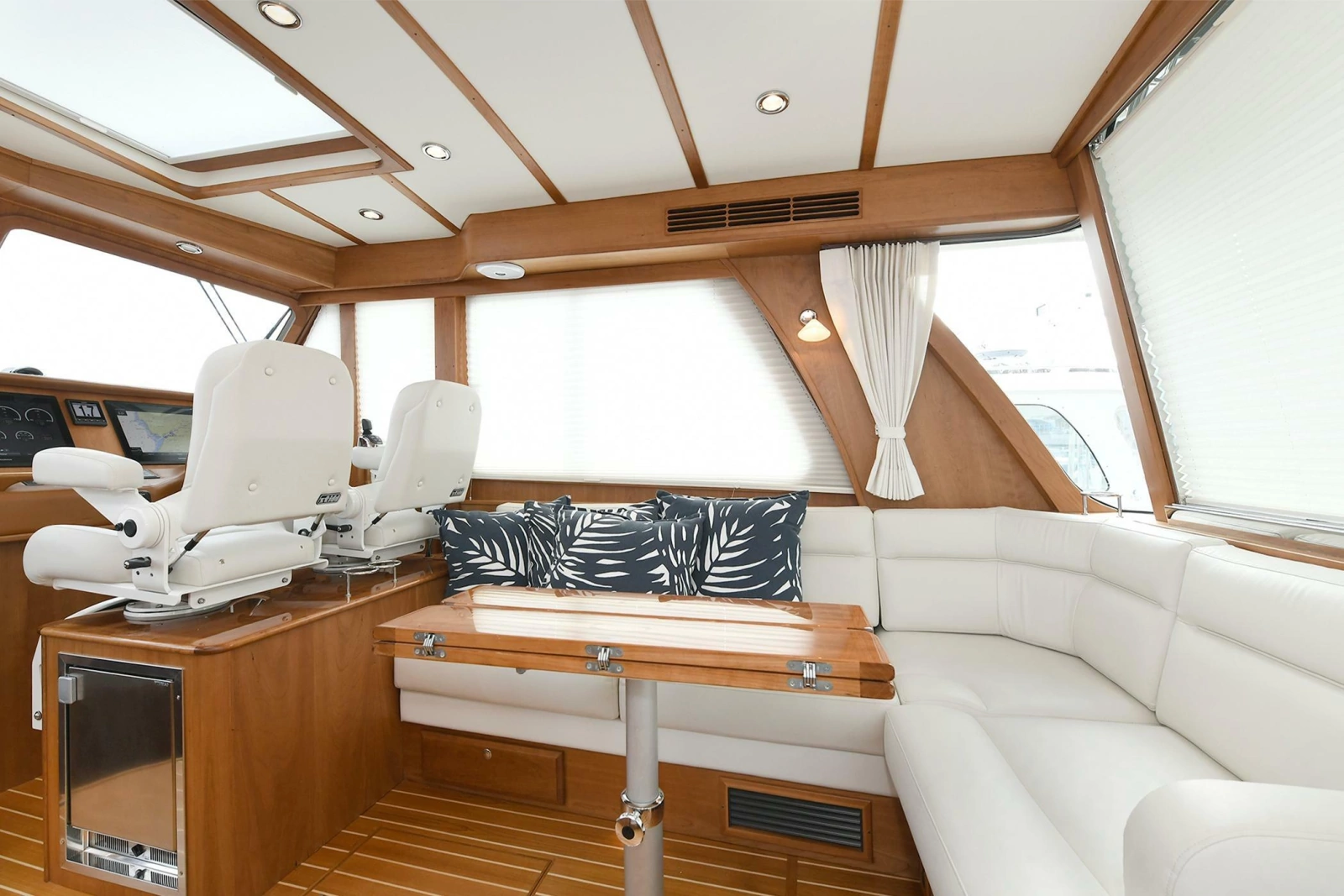 2021 Sabre 48 Salon Express