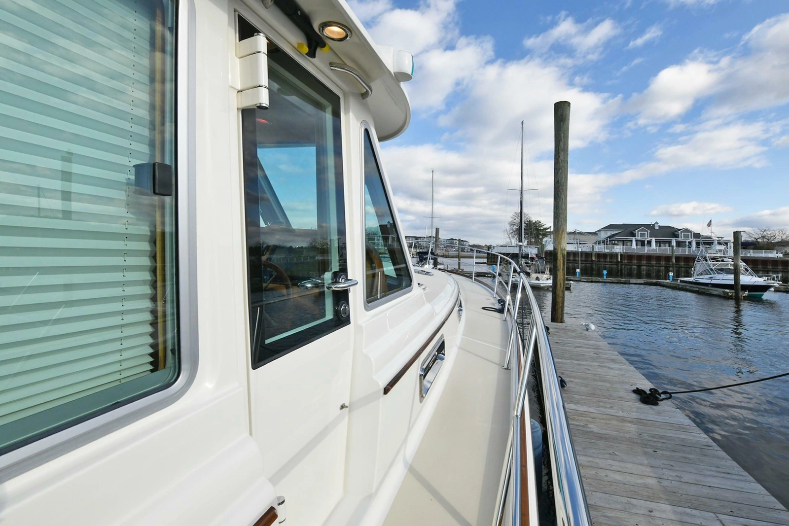 2021 Sabre 48 Salon Express
