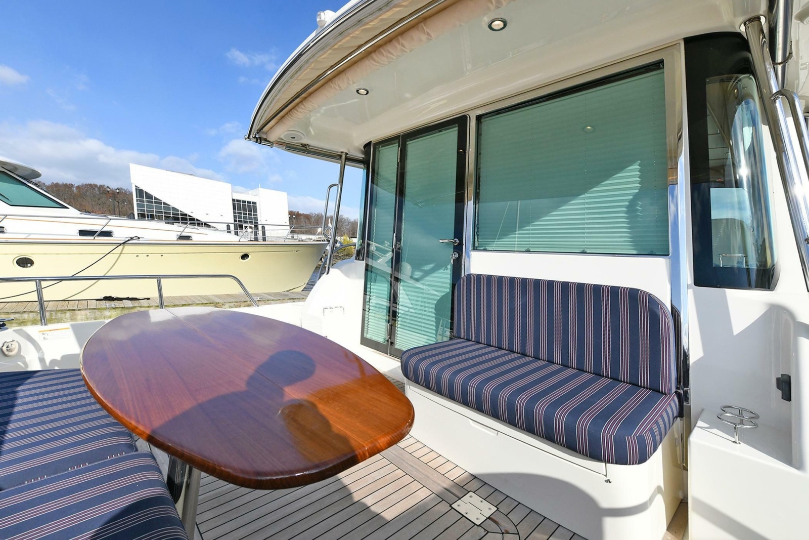 2021 Sabre 48 Salon Express