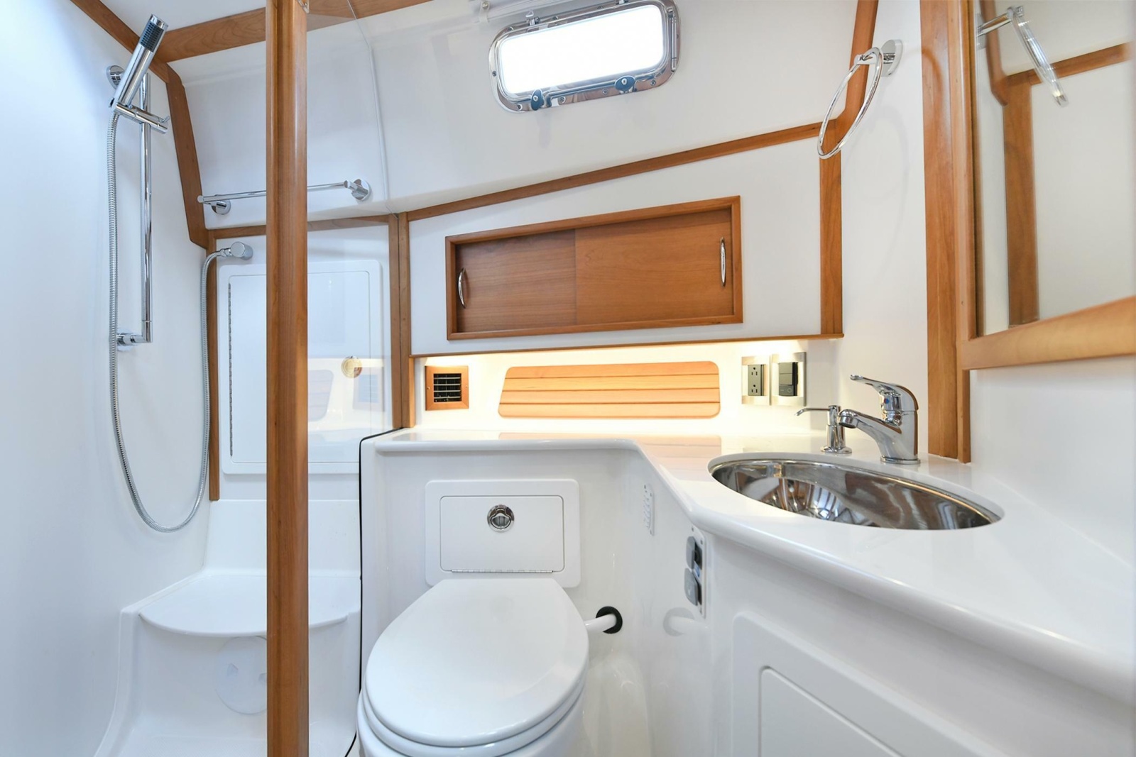 2021 Sabre 48 Salon Express