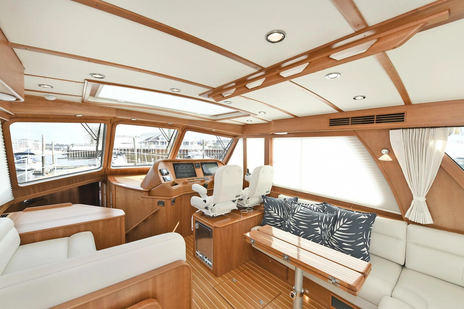 2021 Sabre 48 Salon Express