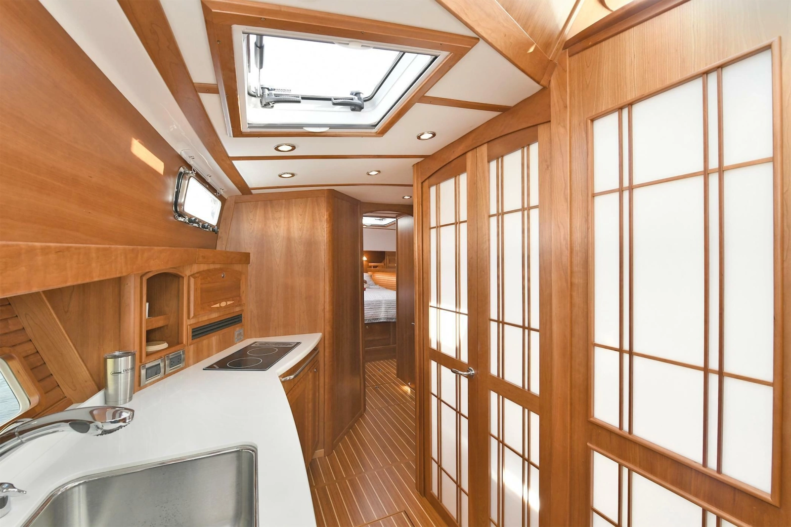 2021 Sabre 48 Salon Express