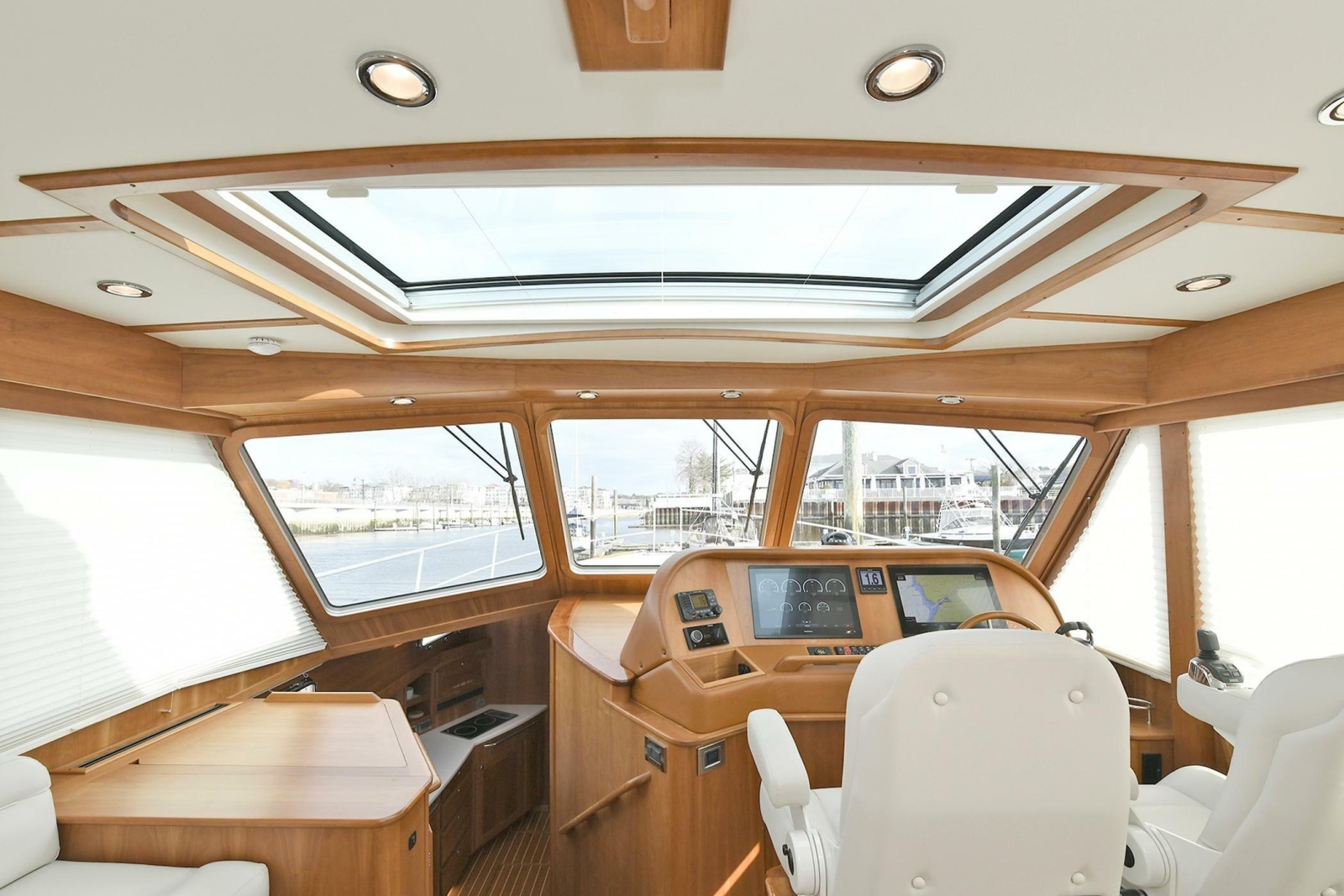 2021 Sabre 48 Salon Express
