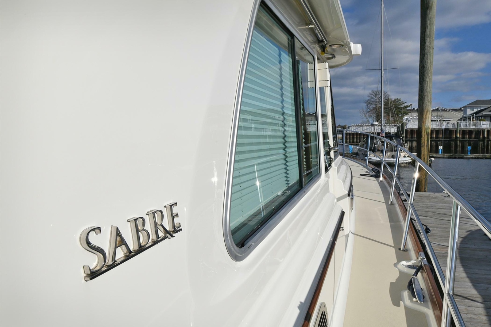 2021 Sabre 48 Salon Express
