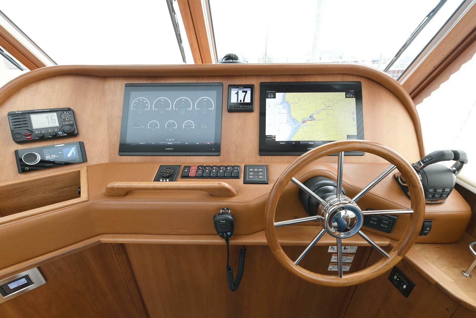 2021 Sabre 48 Salon Express