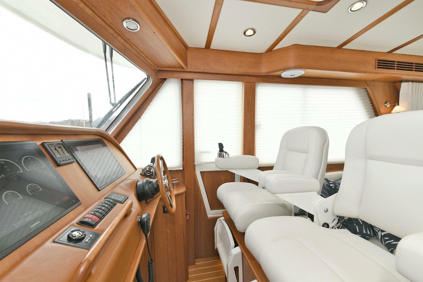 2021 Sabre 48 Salon Express