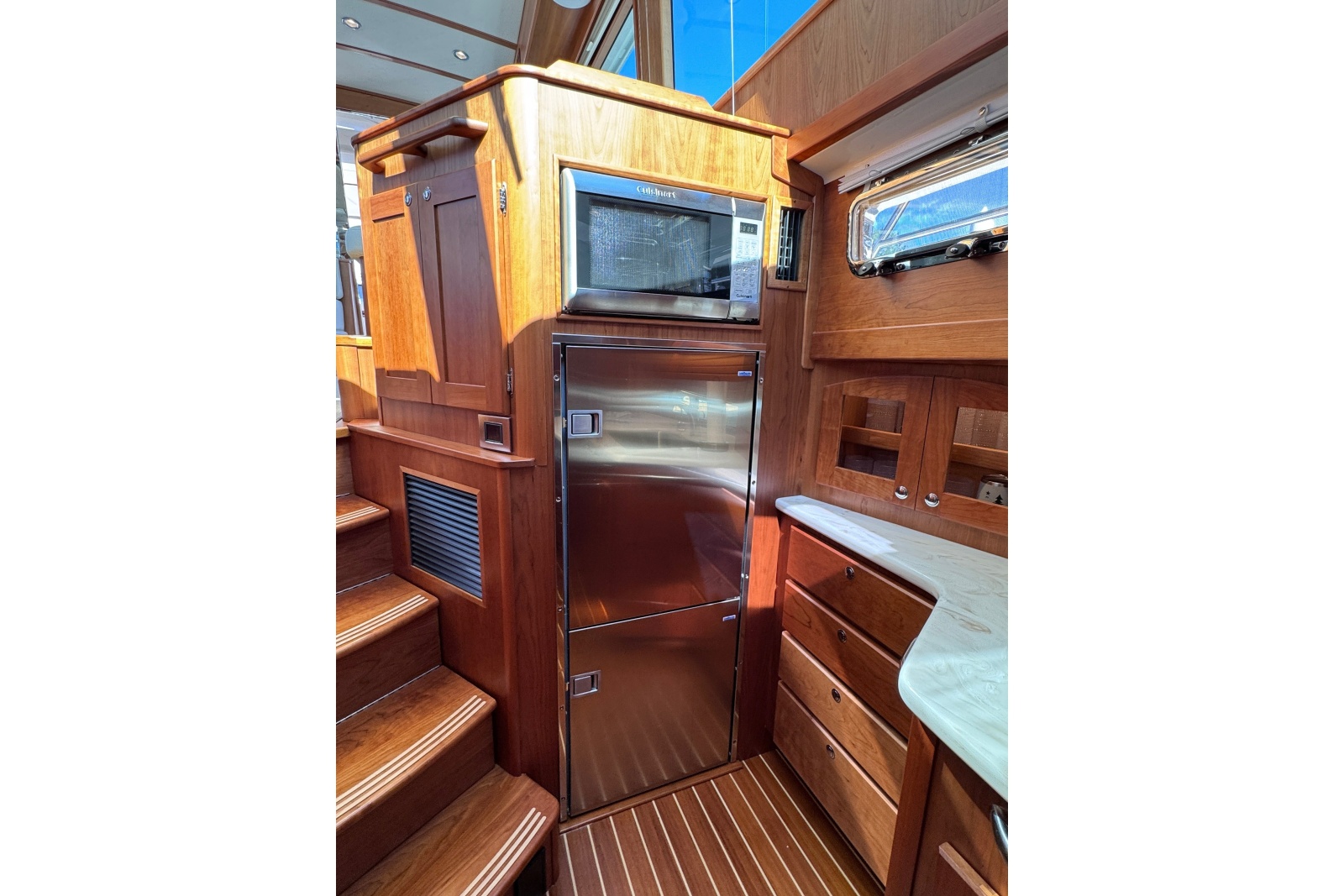 2024 Sabre 48 Salon Express