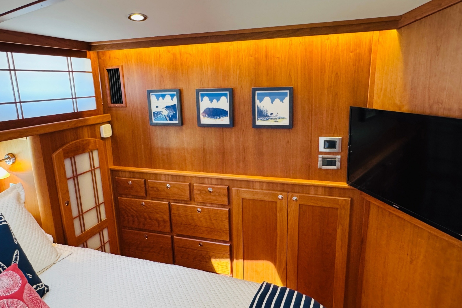2024 Sabre 48 Salon Express