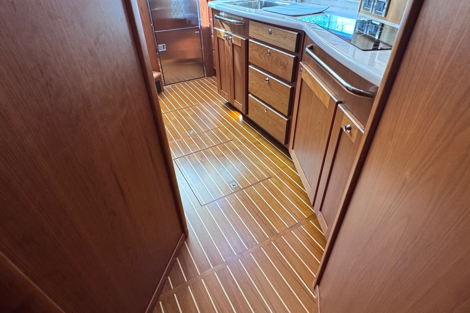 2024 Sabre 48 Salon Express