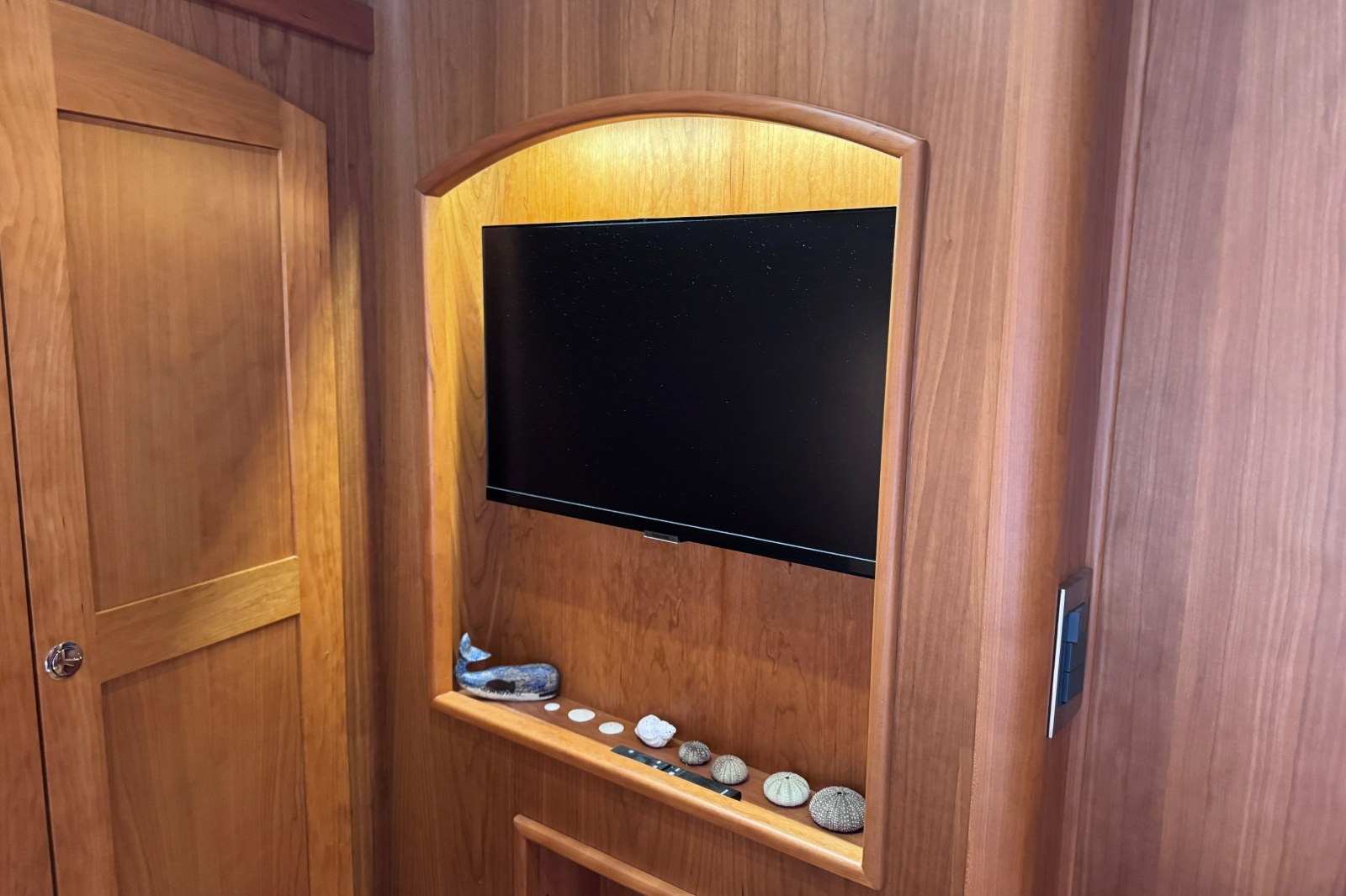 2024 Sabre 48 Salon Express