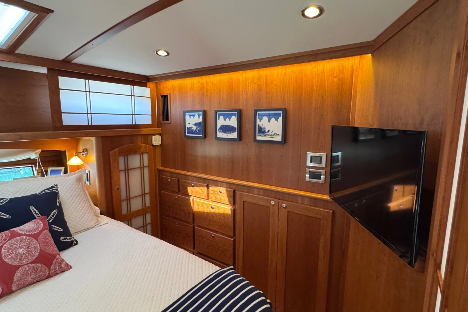 2024 Sabre 48 Salon Express