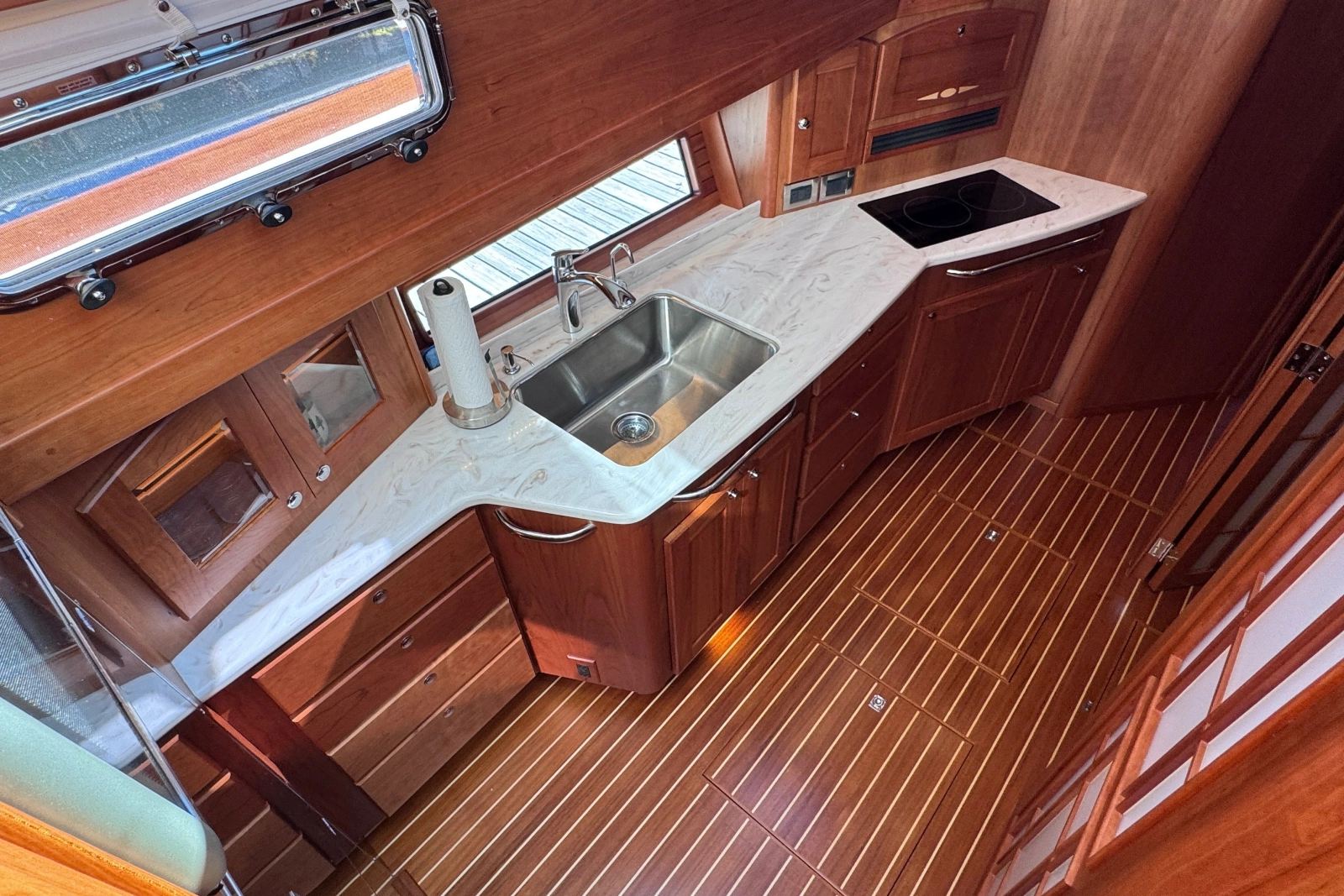2024 Sabre 48 Salon Express