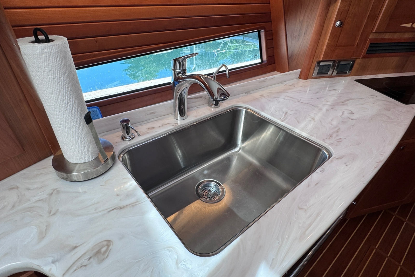 2024 Sabre 48 Salon Express