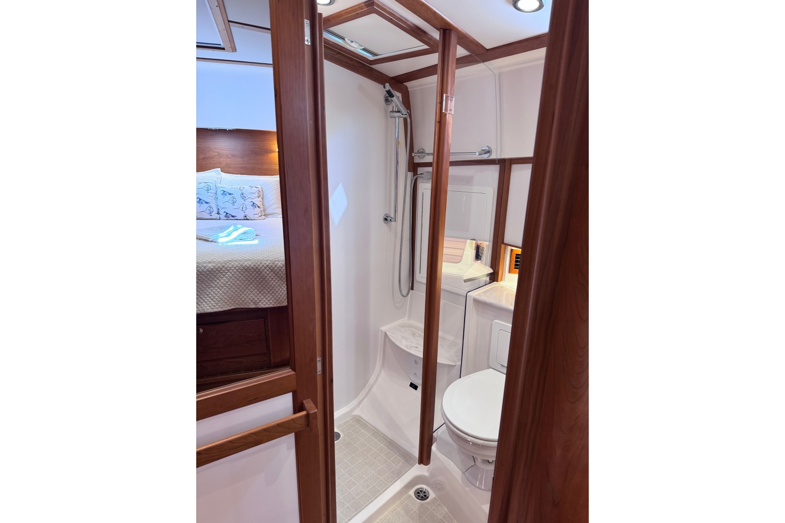 2024 Sabre 48 Salon Express