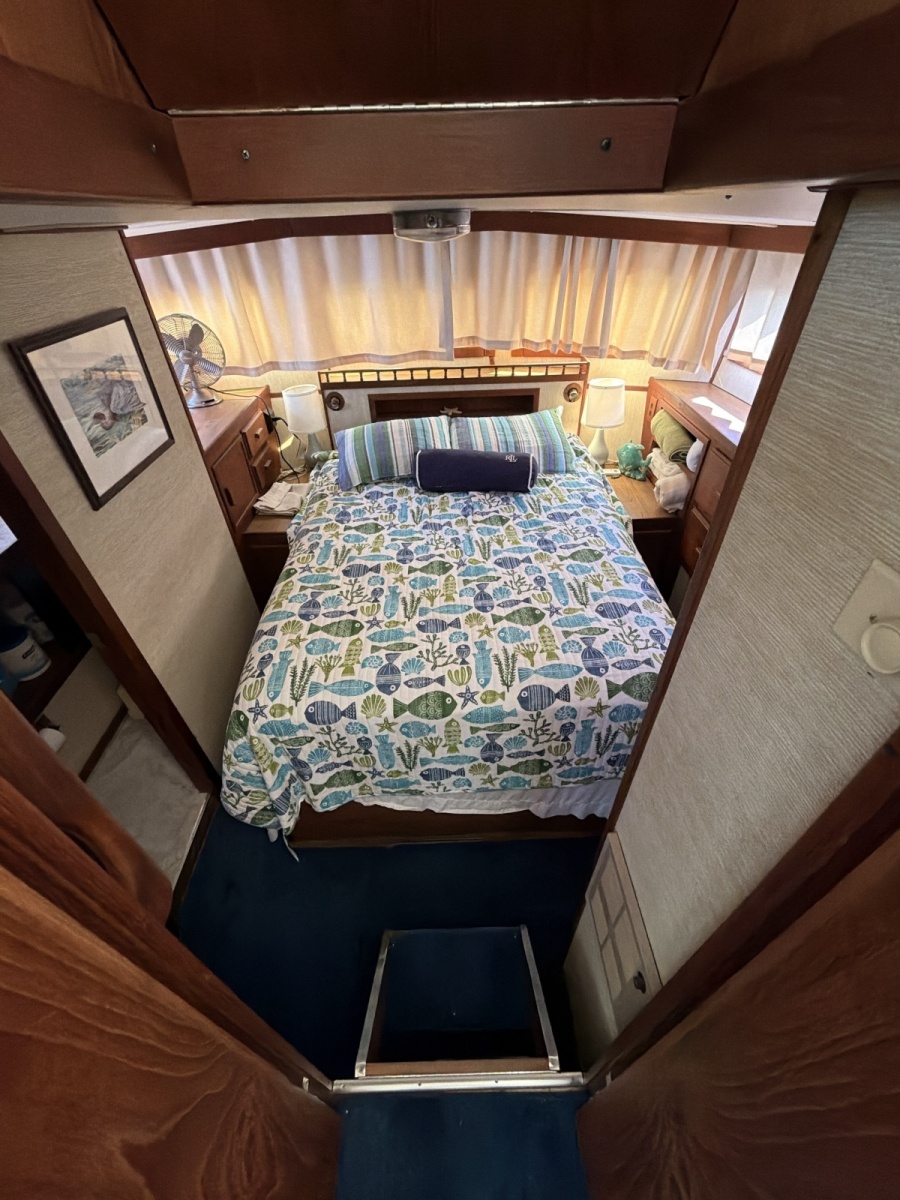 1985 Marinette 39 DC