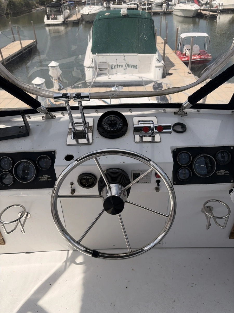 1985 Marinette 39 DC