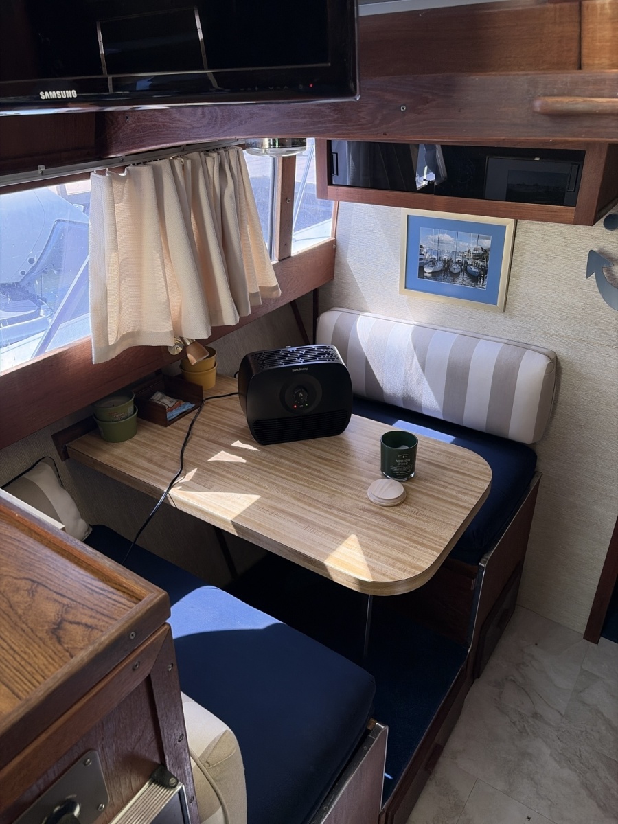 1985 Marinette 39 DC