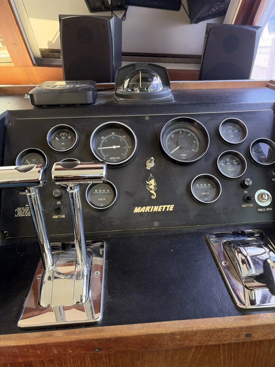 1985 Marinette 39 DC
