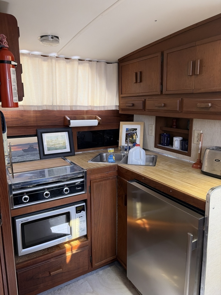 1985 Marinette 39 DC