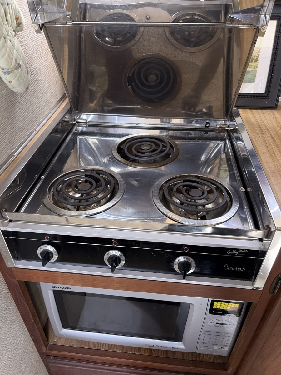 1985 Marinette 39 DC