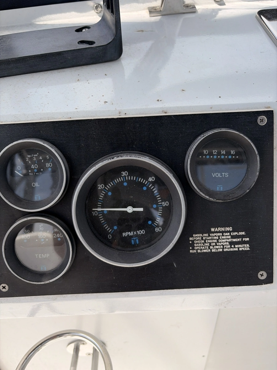 1985 Marinette 39 DC