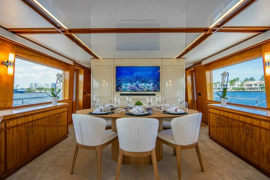 2001 Intermarine 