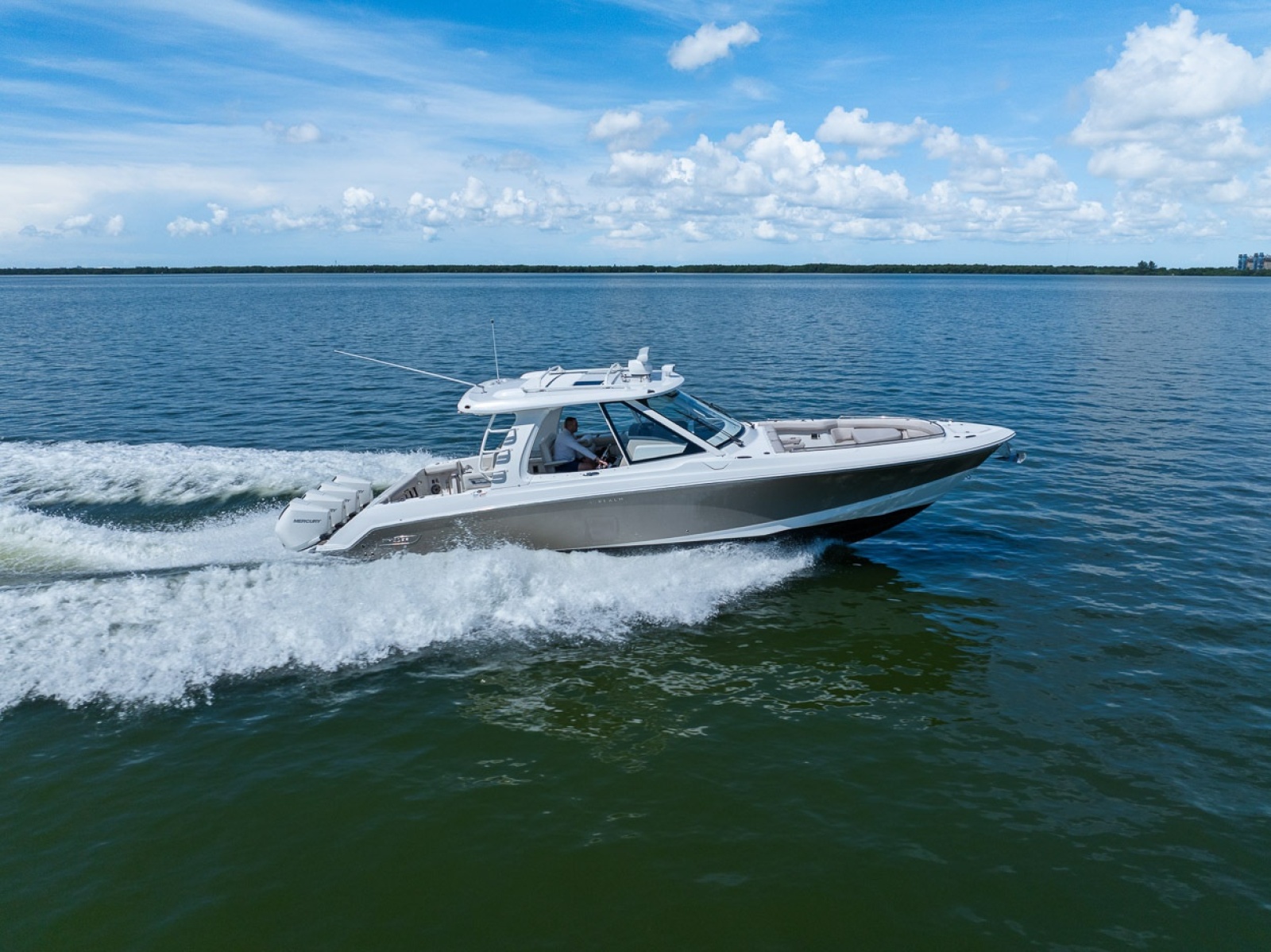 2020 Boston Whaler 380 Realm