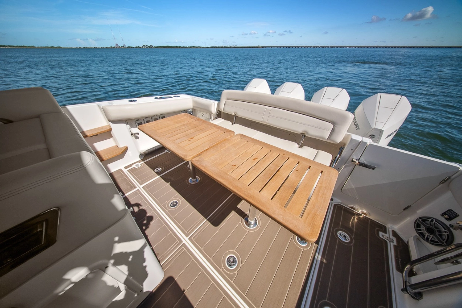 2020 Boston Whaler 380 Realm