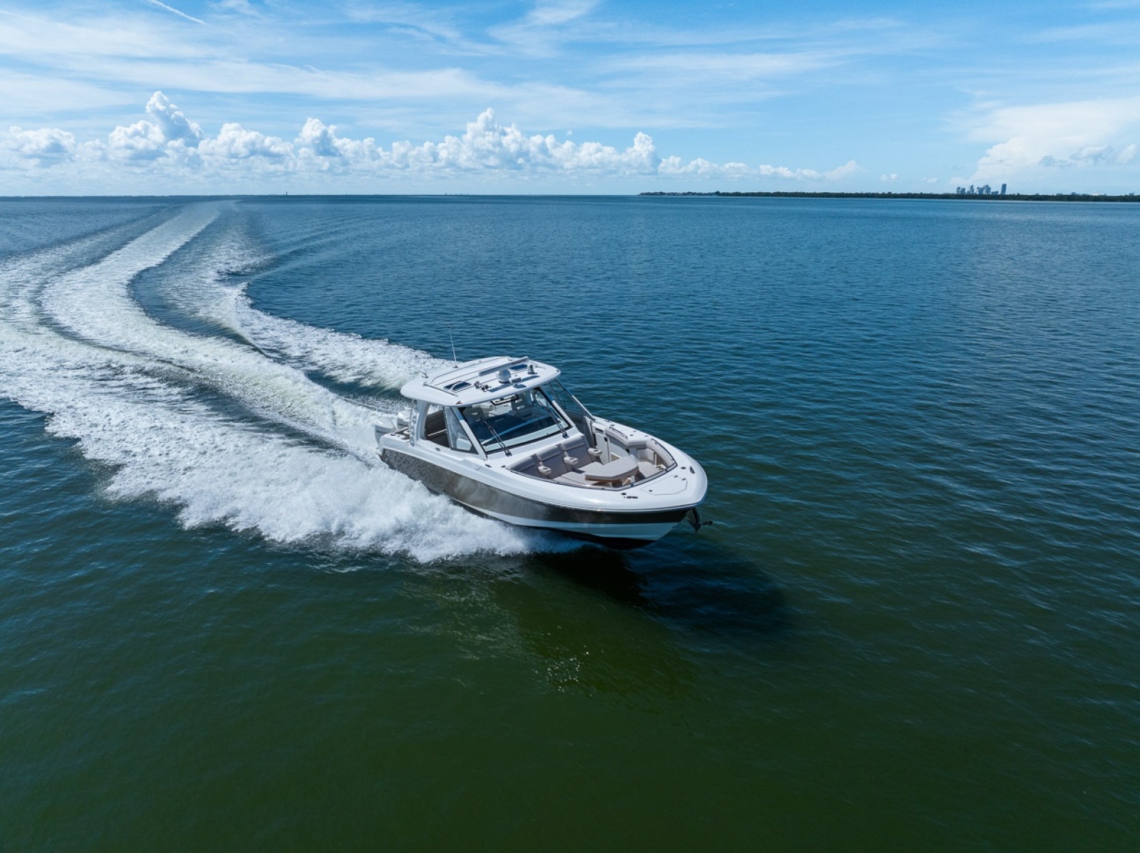 2020 Boston Whaler 380 Realm