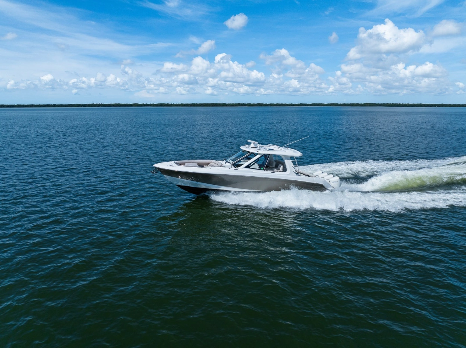 2020 Boston Whaler 380 Realm