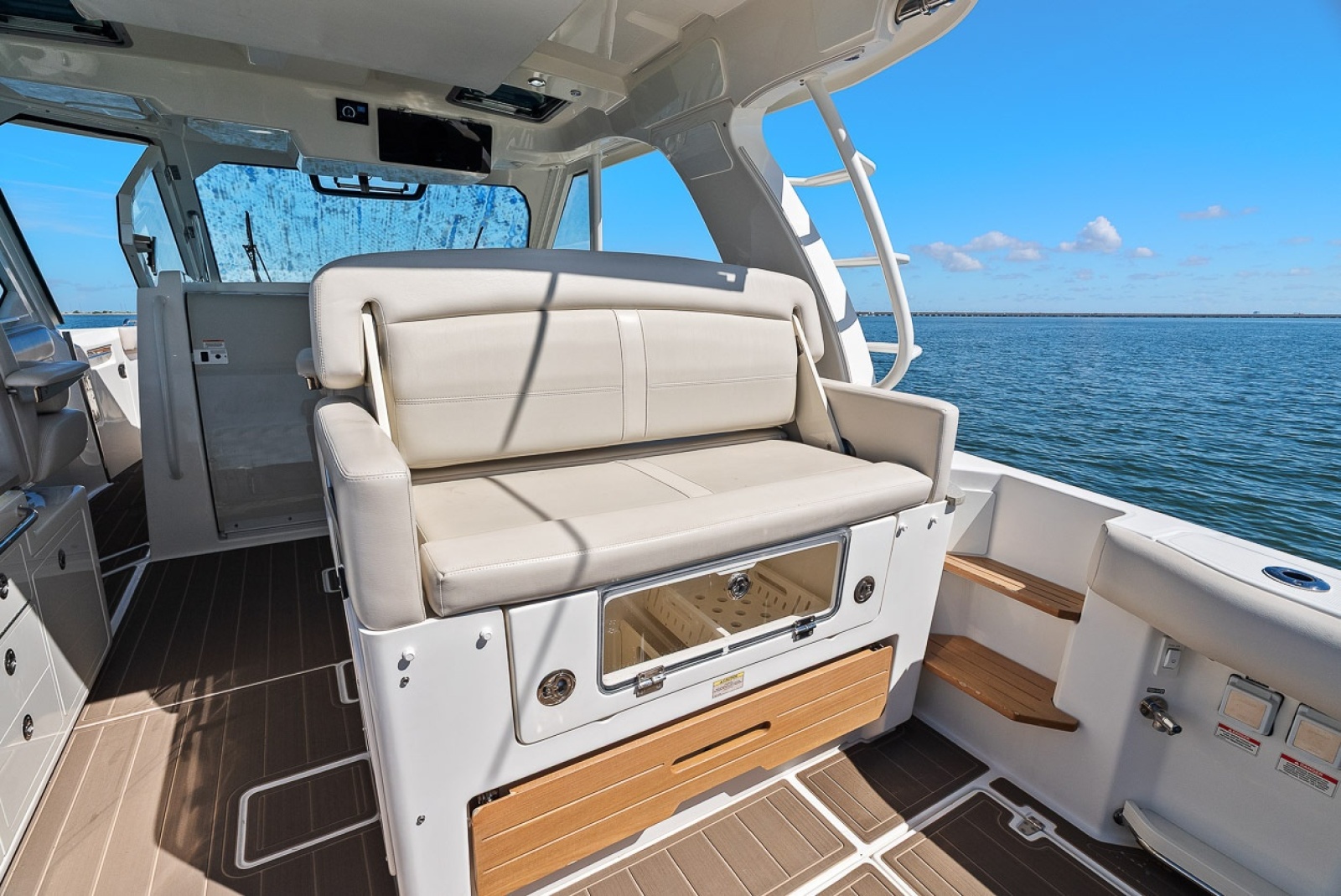 2020 Boston Whaler 380 Realm