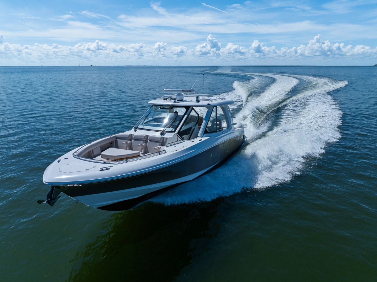 2020 Boston Whaler 380 Realm