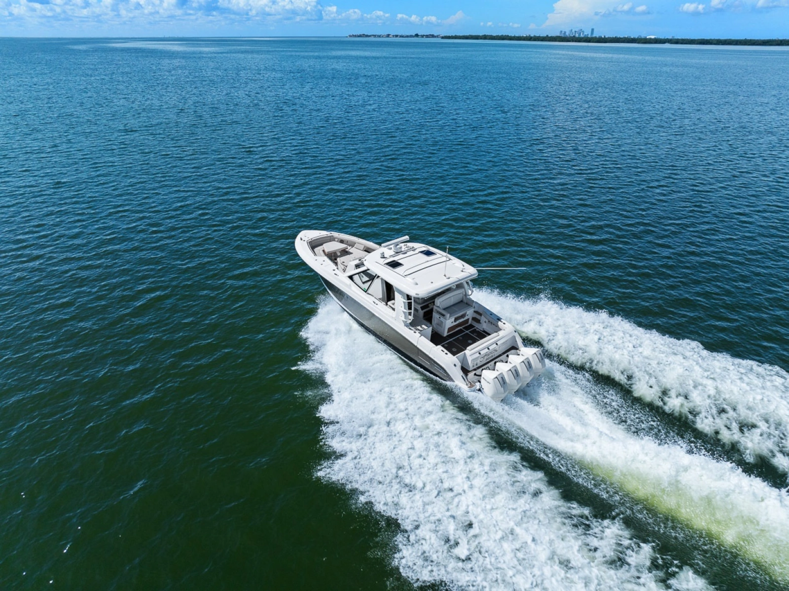 2020 Boston Whaler 380 Realm