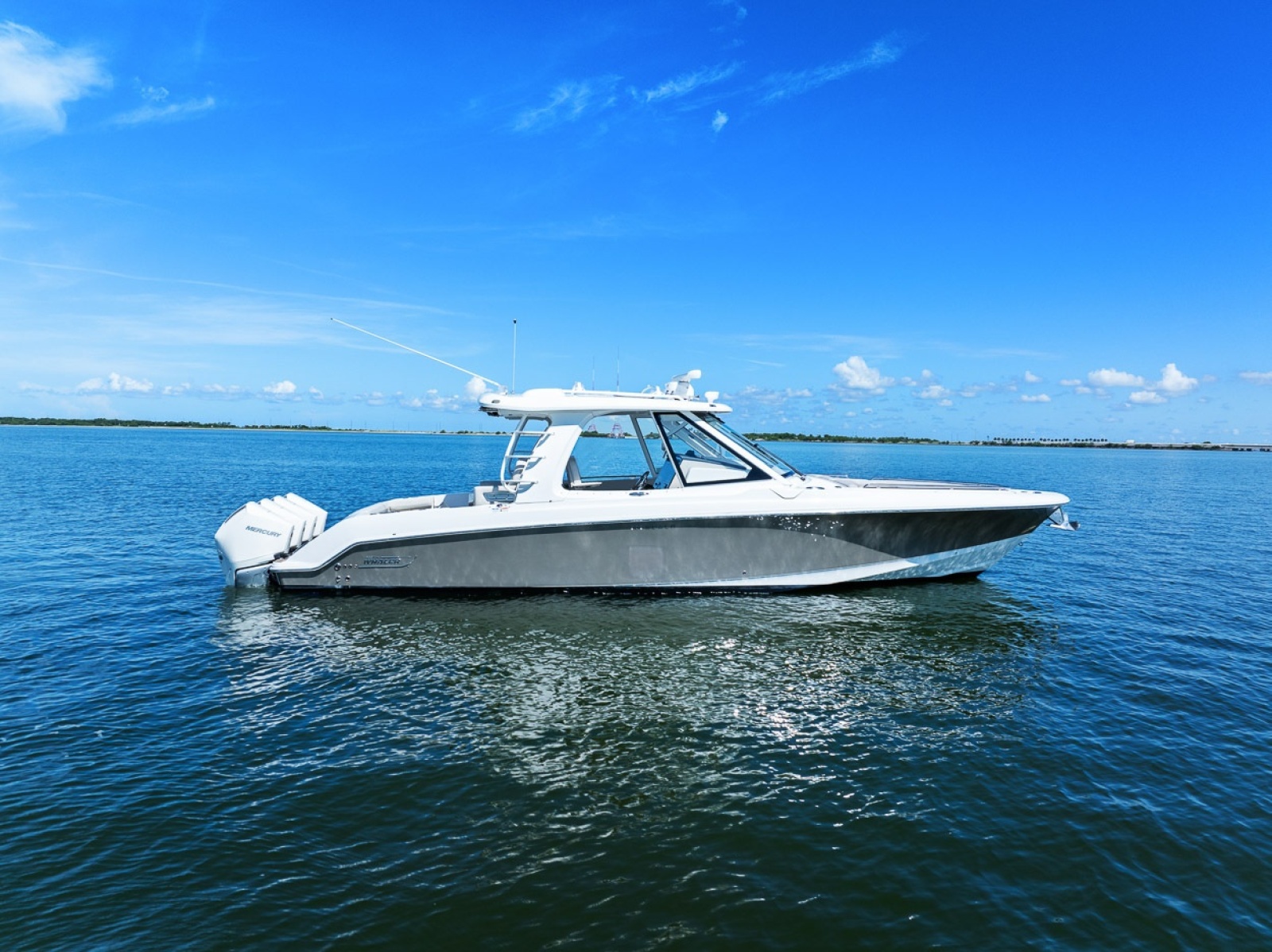 2020 Boston Whaler 380 Realm