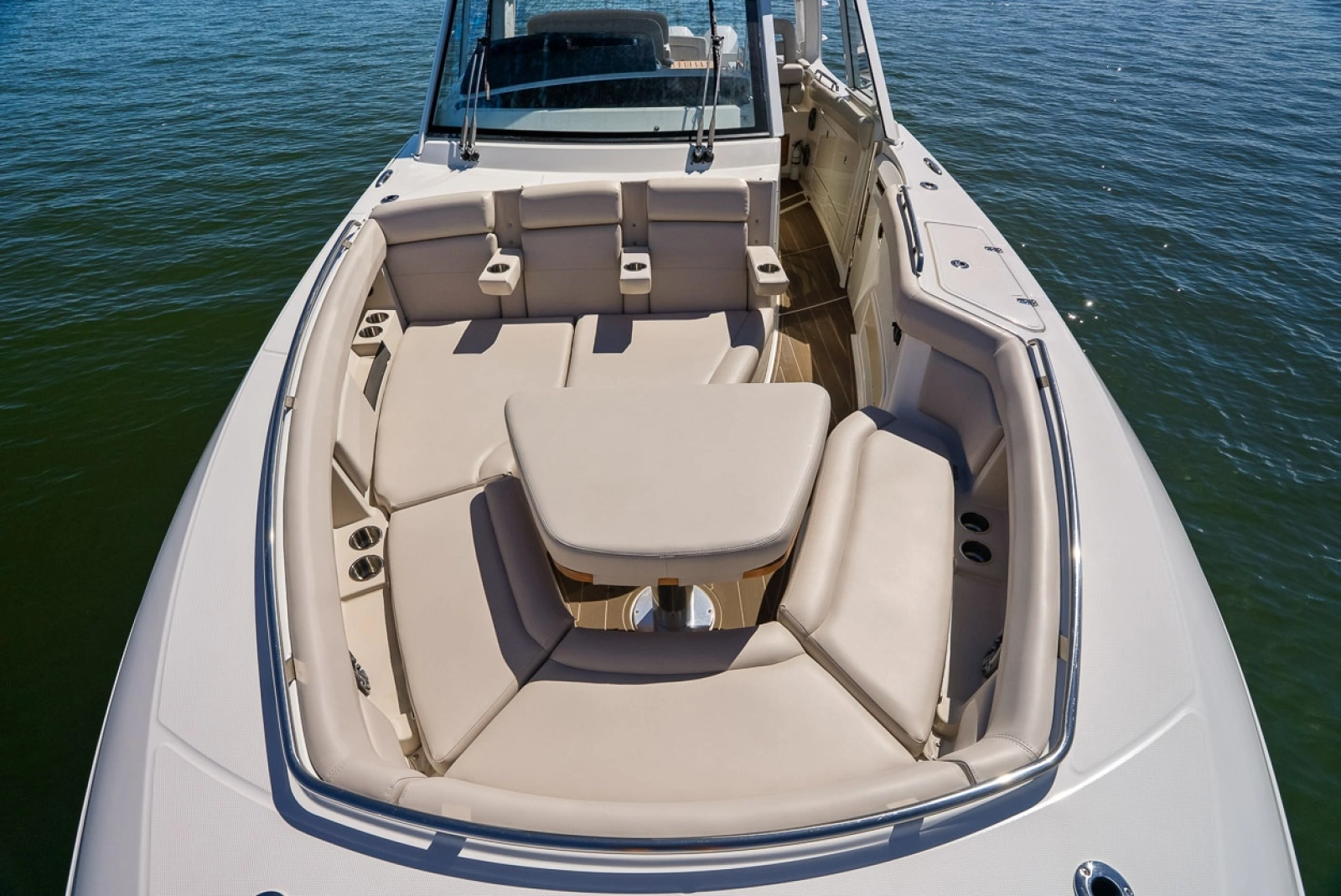 2020 Boston Whaler 380 Realm