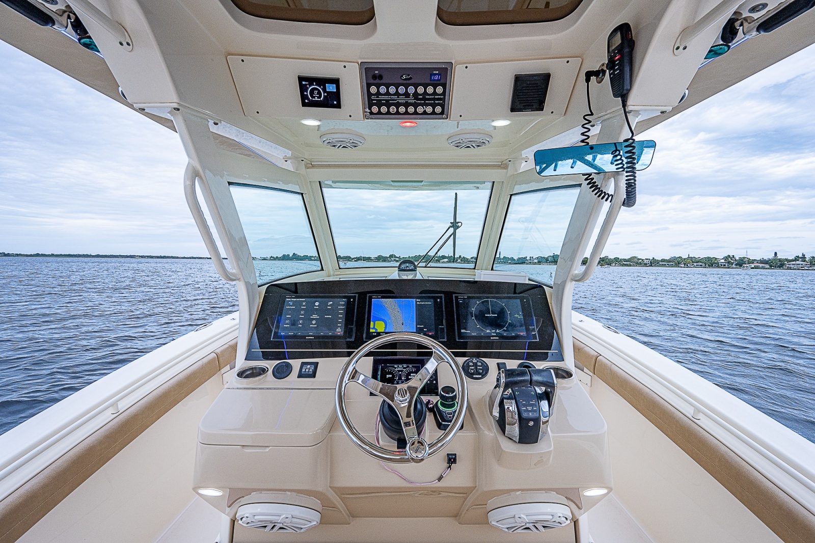2018 Scout 355 LXF
