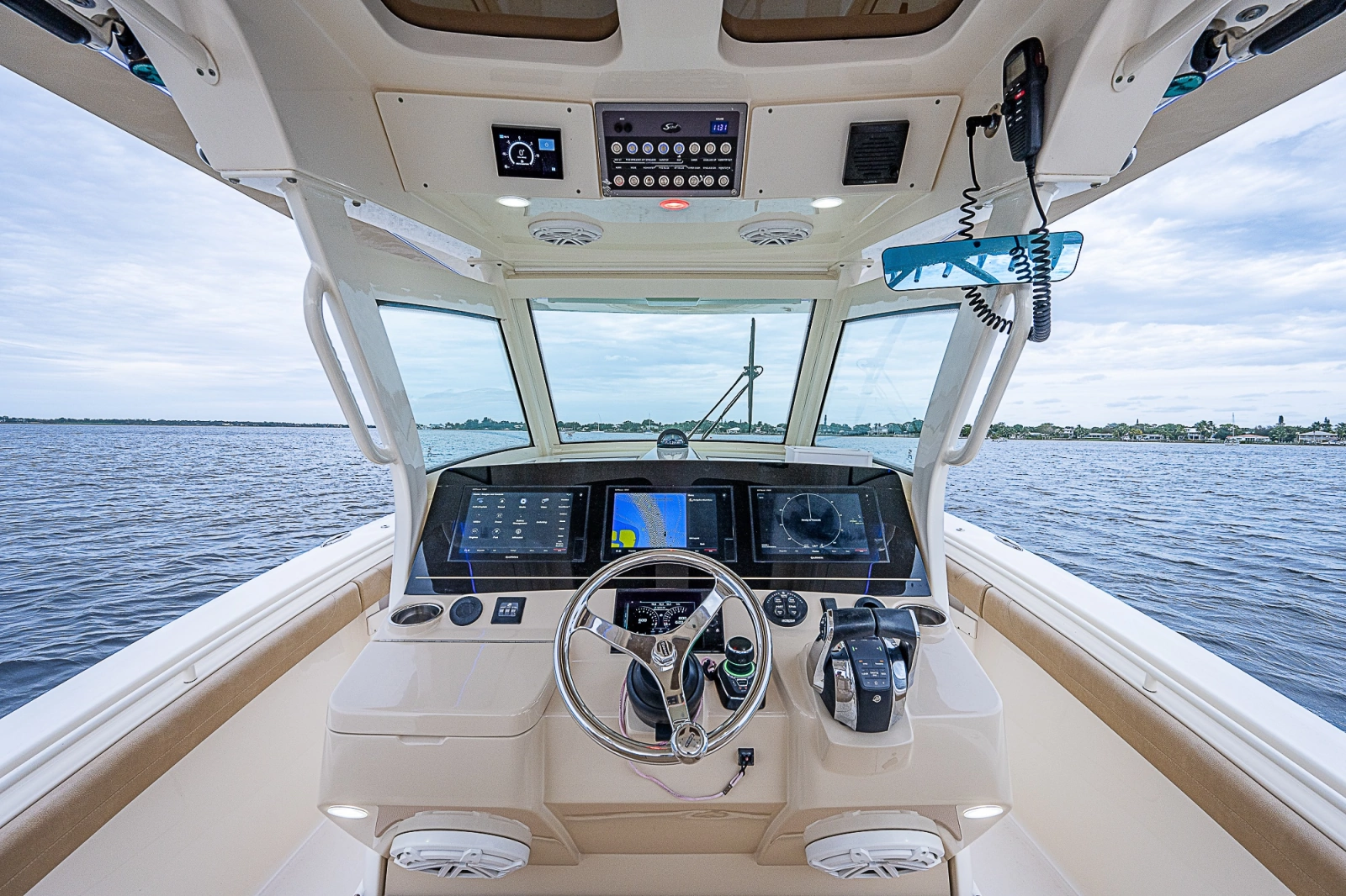2018 Scout 355 LXF