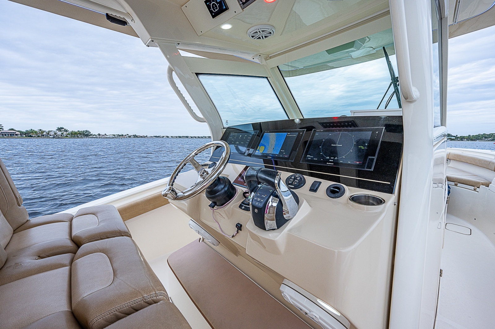 2018 Scout 355 LXF