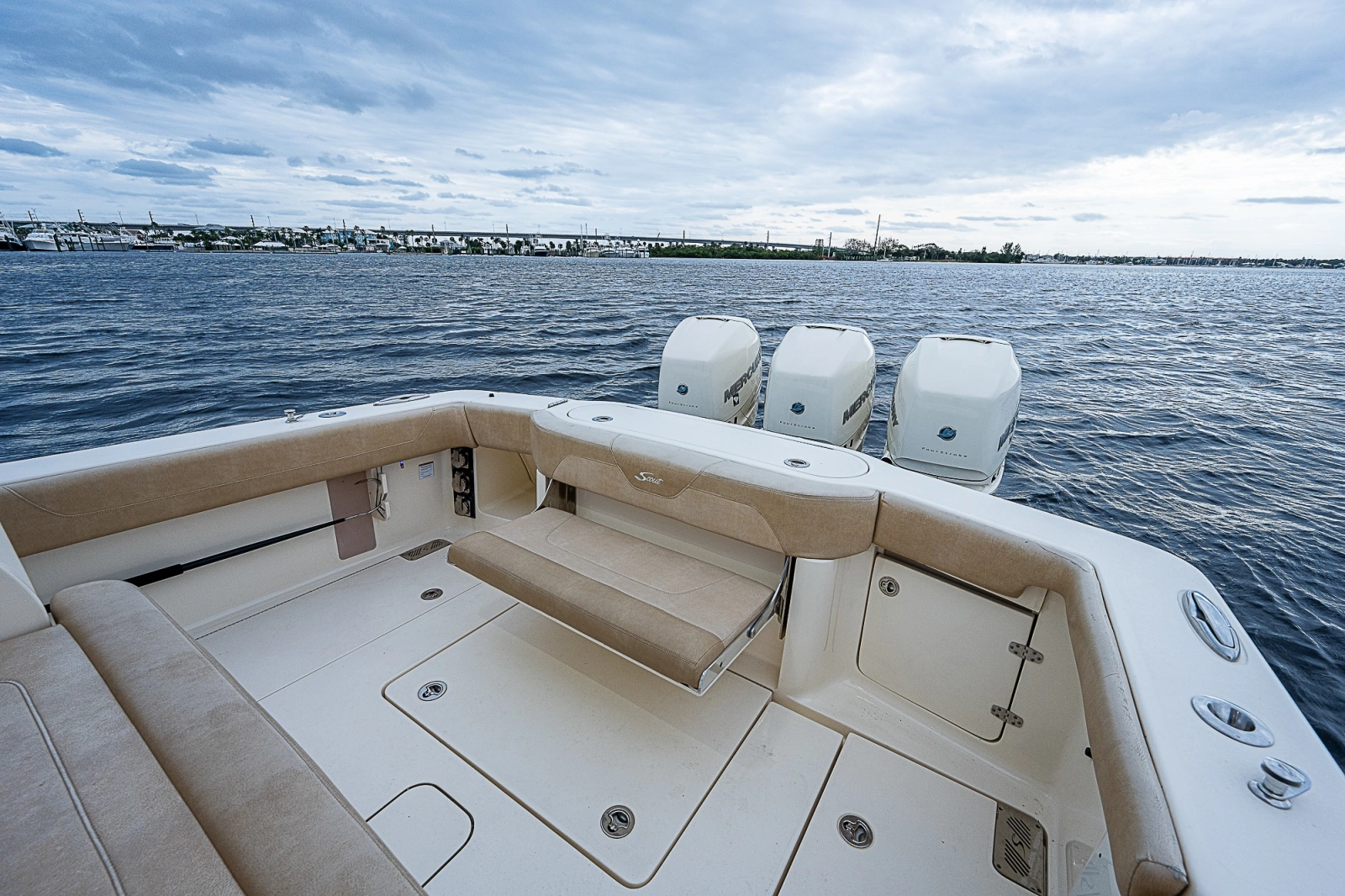 2018 Scout 355 LXF