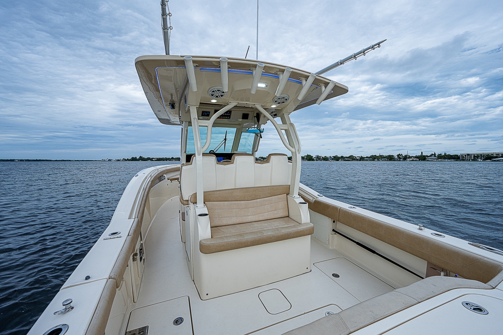2018 Scout 355 LXF