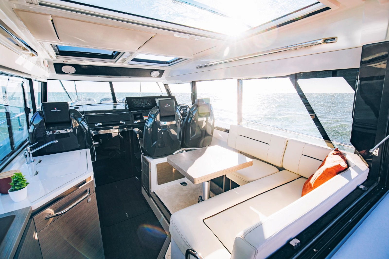 2027 Wellcraft 38 Explorer